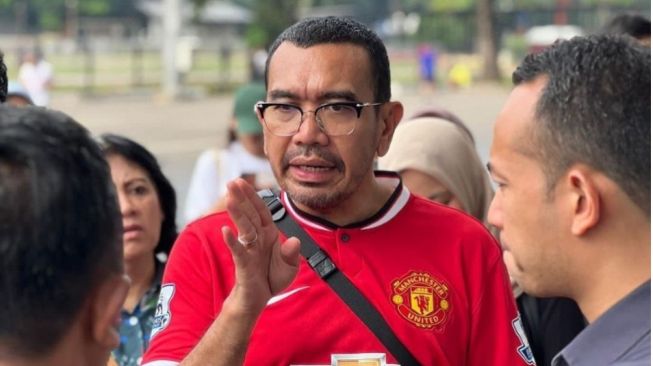 Arya Sinulingga Ladeni Warganet Mengenai Sanksi Kericuhan Oleh Aremania