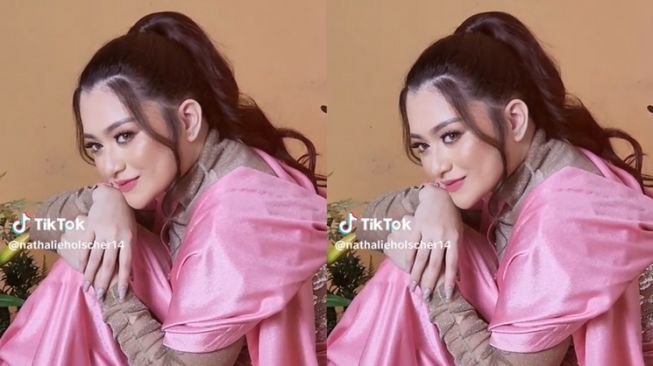 Balas Netizen yang Nyinyiri Nathalie Holscher Lepas Jilbab, Umi Pipik: Yang Islam dari Kecil Saja Gak Pakai Jilbab