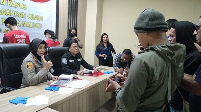 Polda Maluku Tangkap 12 Tersangka Kasus Perdagangan Orang