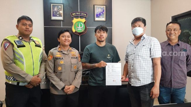 Cekcok Atlet MMA Rudy Golden Boy vs Pemobil Arogan Berakhir Damai, Keduanya Juga Ditilang