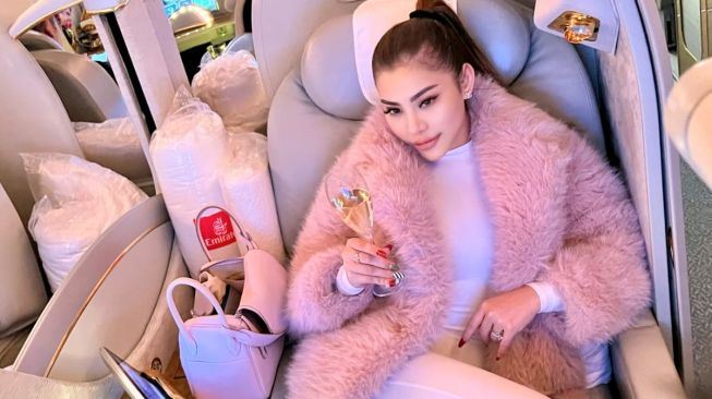 Suka Koleksi Parfum Mahal, Mantan Model Popular Pricyla Eva Buka Bisnis Parfum