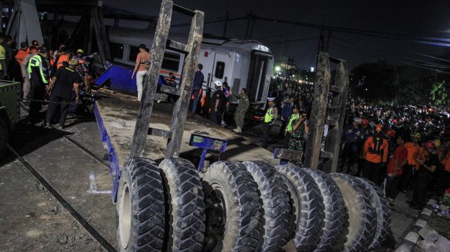 Rentetan Tabrakan Kereta Api Vs Truk Dalam Sepekan: KA Brantas hingga KA Gajayana