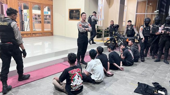 Bawa Senjata Tajam dan Miras, Empat Pemuda Perguruan Silat Diciduk Tim Sparta Polresta Solo