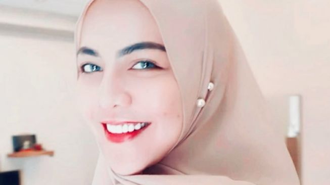 Dikritik Pakai Cadar dengan Celana Jeans, Ratu Rizky Nabila Malah Gak Terima