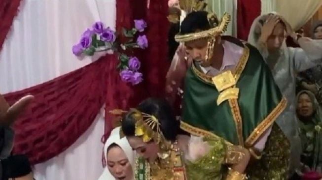 6 Fakta Pengantin Kabur Jelang Akad Lalu Digantikan Kakak, Masih Duduk di Bangku Sekolah