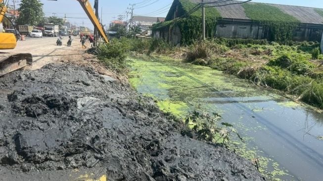 Mitigasi Banjir, Normalisasi Sungai Manyar Cegah Banjir dan Kumuh