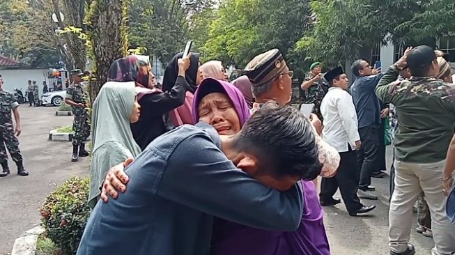 Tangis Haru Keluarga Sambut Kepulangan Jemaah Haji Asal Lebak