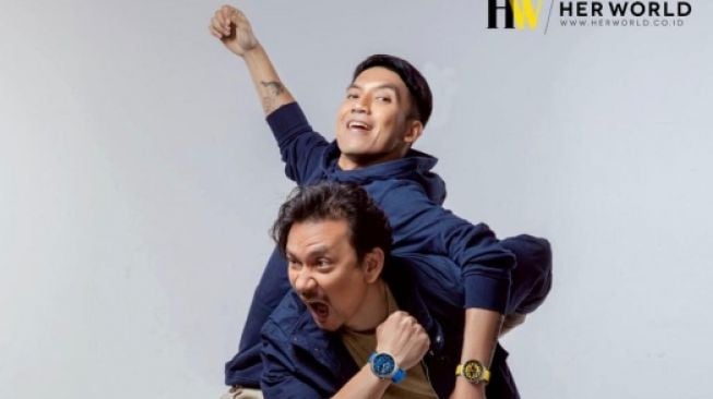 Potret Vincent dan Desta Jadi Cover Majalah (Instagram/@desta80s)