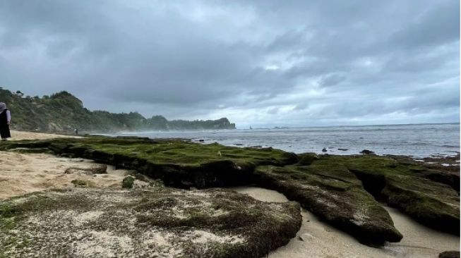 Daya Tarik Pantai Nampu, Tempat Wisata Air dengan Alam Indah di Wonogiri