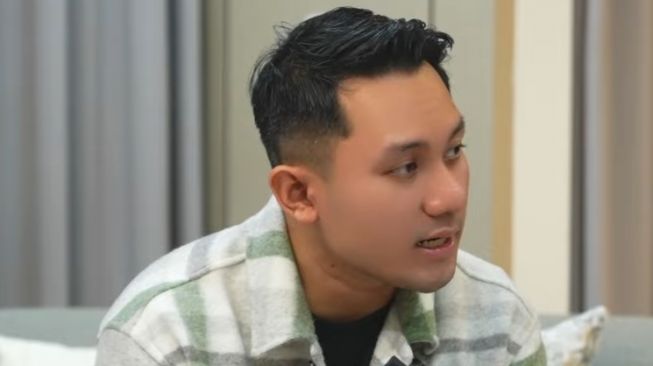 Profil dan Agama Rizka Khoirul Atok (YouTube/drRichardLeeMARS)