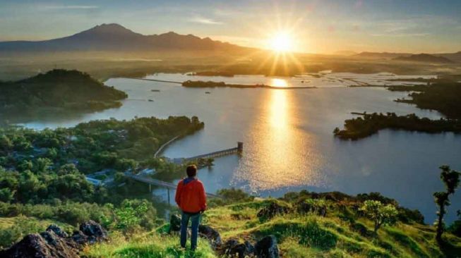 Waduk Paling Unik di Jawa Tengah, Ada Jalan di Bawah Air