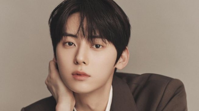 Hwang Min Hyun Ceritakan Kronologi Bertemu Alien, Percaya atau Tidak?