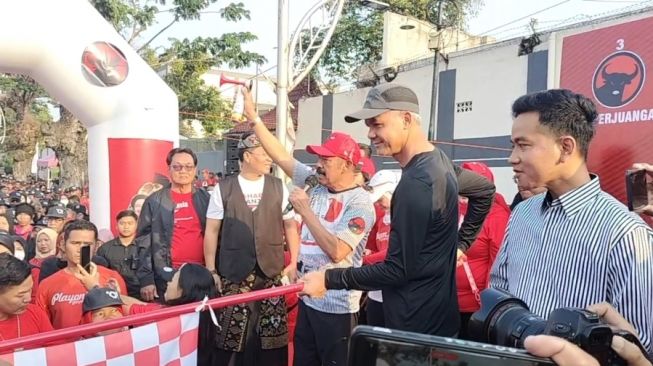 Gibran Pilih Berada di Belakang Panggung Saat Kampanye Ganjar di Solo; Ya yang Ditonjolkan itu Capresnya