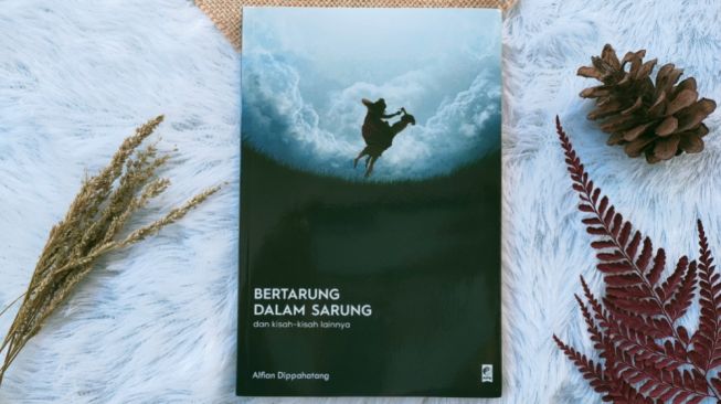 Review Buku 'Bertarung dalam Sarung', Manusia Belang dan Kematian Penyair