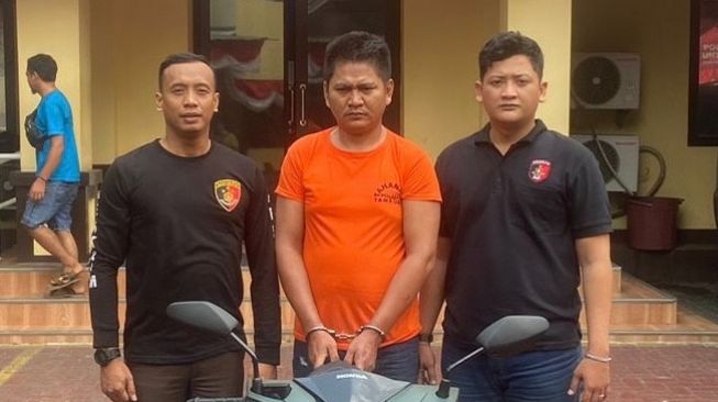 Eks Karyawan Transjakarta Diringkus Polisi Gegara Jadi Spesialis Pencurian Pecah Kaca Mobil