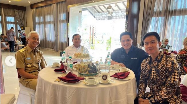 Menteri BUMN Erick Thohir pamer unggahan sarapan bareng Prabowo, Ganjar hingga Gibran. (tangkapan layar/ist)