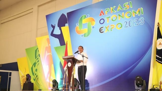 Tutup AOE 2023, Bahlil Puji Apkasi Dorong Terciptanya Kawasan Pertumbuhan Ekonomi Baru