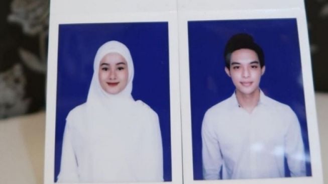 Potret Pas Foto Buku Nikah Artis (Instagram/@dindahw)