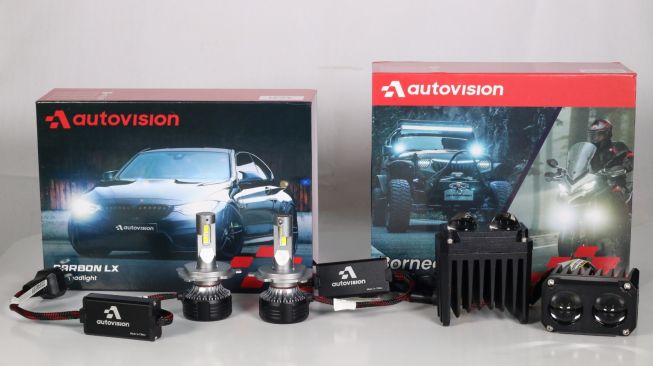 Autovision awalnya fokus menyediakan produk-produk penerangan kendaraan, kini menyediakan  wiper, car alarm system, fuse dan relay, klakson hingga produk serbaguna multi-function jump starter [Autovision].