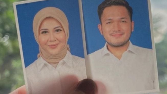 Potret Pas Foto Buku Nikah Artis (Instagram/@kesharatuliu15)