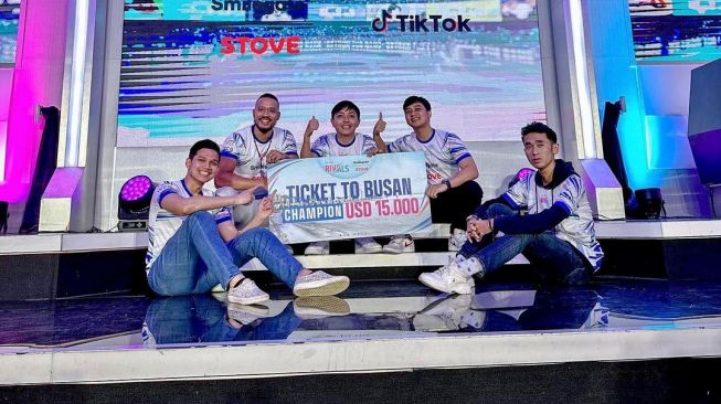 Ilal Wardani dan timnya Coachtezet memenangkan Turnamen Mobile Legend dan memenangkan hadiah uang sebesar US$15.000 dan tiket ke Korea Selatan untuk berpartisipasi dalam acara WCG 2023. [Instagram]