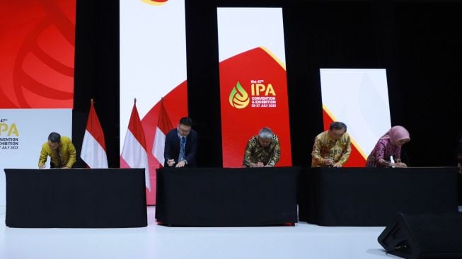 Pertamina dan Petronas Teken Perjanjian Jual Beli dengan Shell untuk 35% Kepemilikan di Blok Masela