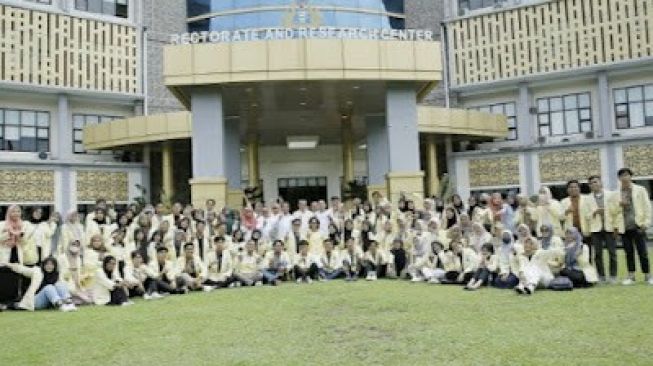 UNP Lepas 191 Mahasiswa PMM Tahun 2023