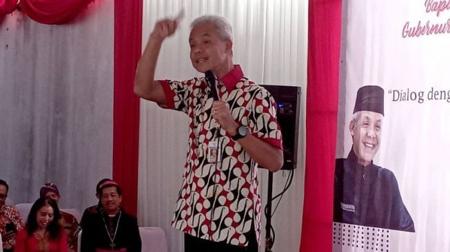 Tak Hanya Soal Pungli, Ganjar Pranowo Larang Sekolah Negeri di Jateng Tahan Ijazah