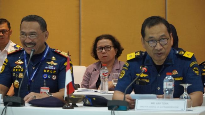 Penjaga Pantai di Tiga Negara Bahas Rencana Latihan Bersama Penanggulangan Pencemaran Minyak di Laut