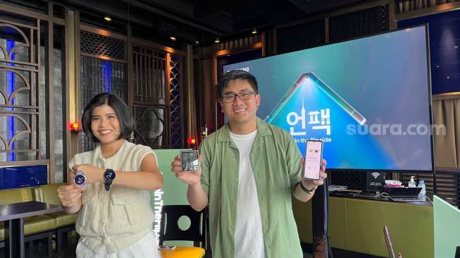 Spesifikasi dan harga Samsung Galaxy Z Fold 5 yang resmi dikenalkan ke Indonesia pada Kamis (27/7/2023). [Suara.com/Dicky Prastya]