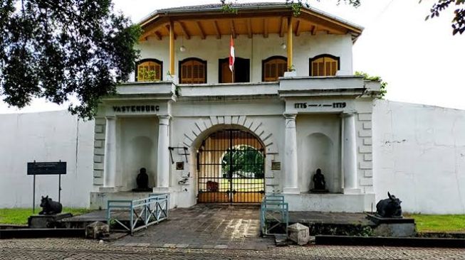 Sejarah Benteng Vastenburg, Disita Karena Kasus Korupsi Benny Tjokro