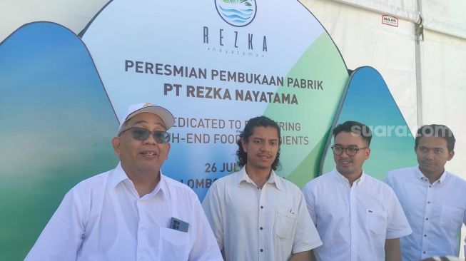 Peresmian Pembukaan Pabrik Tepung Glukomanan milik PT Rezka Nayatama di Sekotong Barat, Lombok, Nusa Tenggara Barat, Rabu (26/7/2023). (Reza/Suara.com)