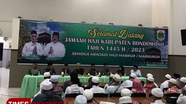 Jemaah Haji Kloter 58 Tiba di Bondowoso, Satu Orang Meninggal Dunia