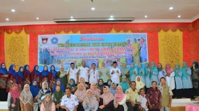 TP-PKK Kota Padang Raih Juara Umum Lomba PKK Sumbar 2023