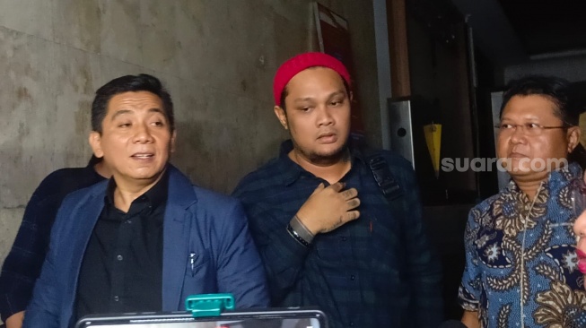 Pengadilan Agama Datangi Rumah Inara Rusli Buat Cek Sengketa Harta Gono-gini, Pengacara Virgoun Sempat Tak Boleh Masuk