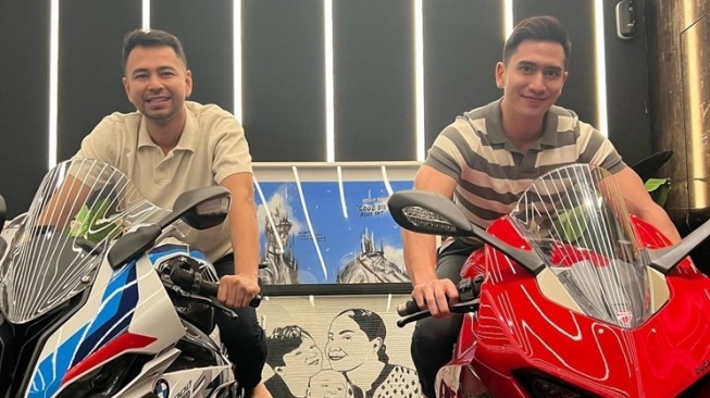 Potret Artis PAN Datangi Rumah Raffi Ahmad (instagram/@raffinagita1717)