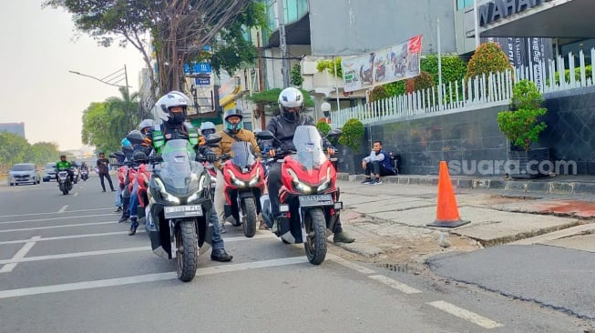 Start Green Touring - Road to WAG 51 dari kantor pusat Wahana Honda di Jalan Gunung Sahari, Jakarta [Suara.com/CNR ukirsari].