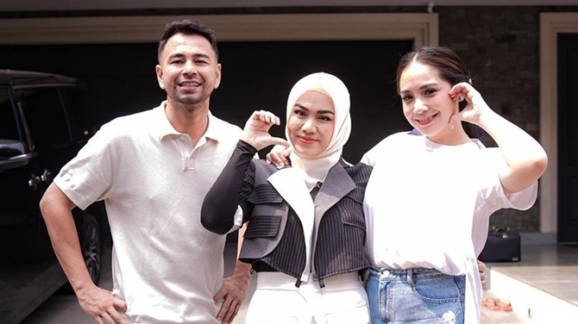 Potret Artis PAN Datangi Rumah Raffi Ahmad (instagram/@raffinagita1717)