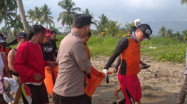 Bocah Hilang di Pantai Muara Asin Tanggamus Ditemukan Meninggal Dunia