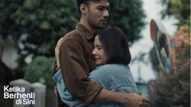 Link Nonton Ketika Berhenti di Sini, Film Prilly Latuconsina Terbaru