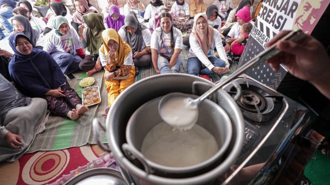 Tingkatkan Nilai Jual Susu Sapi, G Creasi Gelar Pelatihan Pembuatan Yoghurt di Bumi Aji