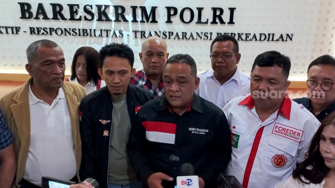 Terang-terang Hina dan Rendahkan Jokowi, Relawan Laporkan Rocky Gerung ke Bareskrim