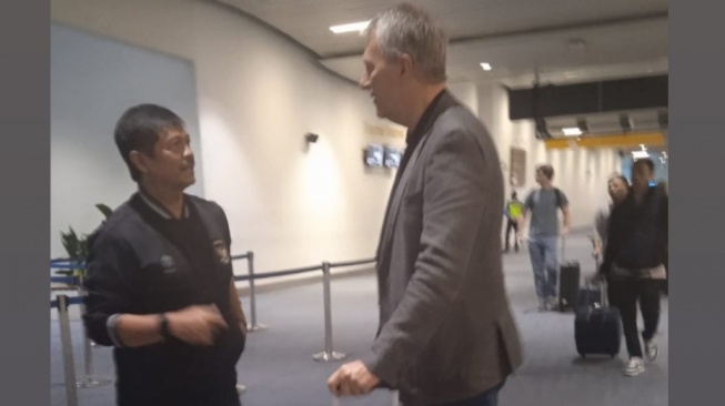 Frank Wormuth yang digadang-gadang menjadi pendamping Timnas Indonesia U-17 untuk Piala Dunia U-17 2023 sudah tiba di Tanah Air. (Instagram Indra Sjafri)