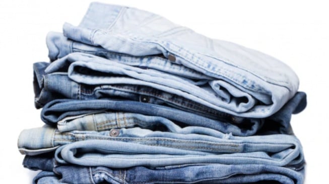 5 Langkah Mencuci Celana Jeans agar Bersih dan Awet