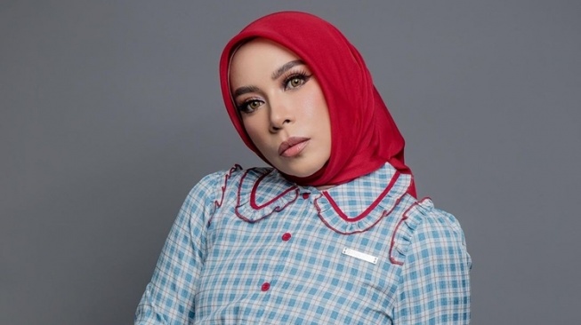 Perjalanan Hijrah Melly Goeslaw (Instagram/@melly_goeslaw)