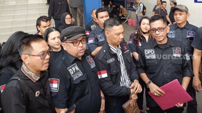 Anggap di Luar Batas, DPN Repdem Laporkan Rocky Gerung ke Polda Metro Jaya Kasus Dugaan Penistaan