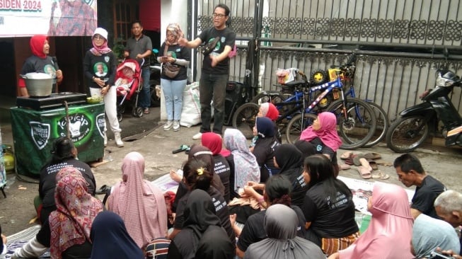 Komunitas Warteg Gelar Pelatihan Usaha Mikro Kuliner Bareng Ibu-ibu Prasejahtera di Palmerah