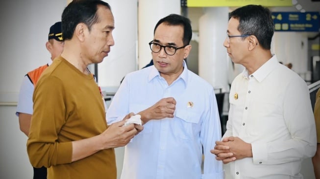 Tinjau LRT Jabodebek, Pj Gubernur Heru Budi Sebut Jokowi Soroti Pintu Kereta Tidak Pas dengan Peron