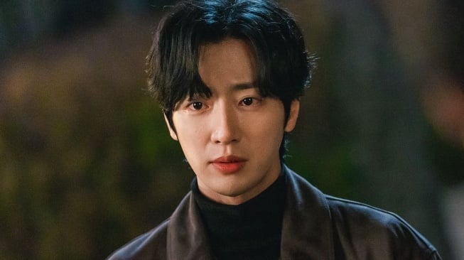 Jadi Lawan Main Kim So Hye, Ini 8 Potret Lee Sang Yeob di My Lovely Boxer