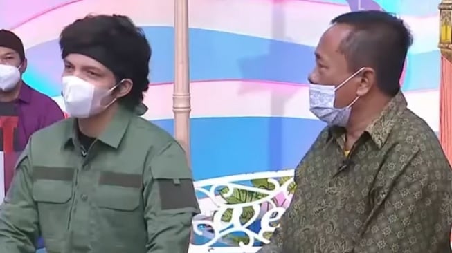 Potret Atta Halilintar dan Pak Arman Sopir Viral (YouTube/TRANS TV Official)